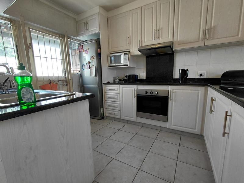 2 Bedroom Property for Sale in Sherwood KwaZulu-Natal