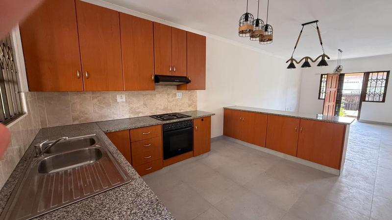 2 Bedroom Property for Sale in Kingsburgh KwaZulu-Natal