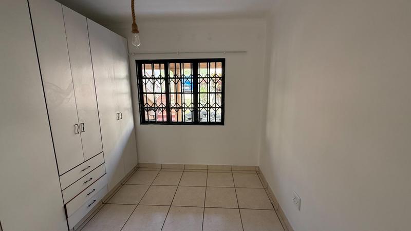 2 Bedroom Property for Sale in Kingsburgh KwaZulu-Natal