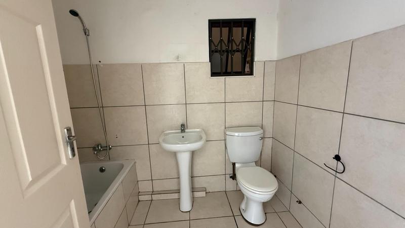 2 Bedroom Property for Sale in Kingsburgh KwaZulu-Natal