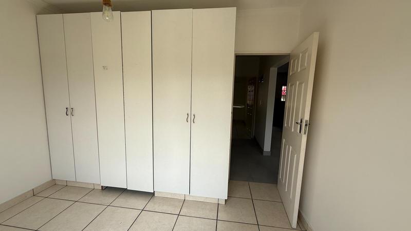2 Bedroom Property for Sale in Kingsburgh KwaZulu-Natal