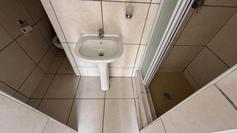 2 Bedroom Property for Sale in Kingsburgh KwaZulu-Natal