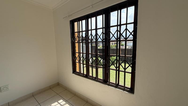 2 Bedroom Property for Sale in Kingsburgh KwaZulu-Natal