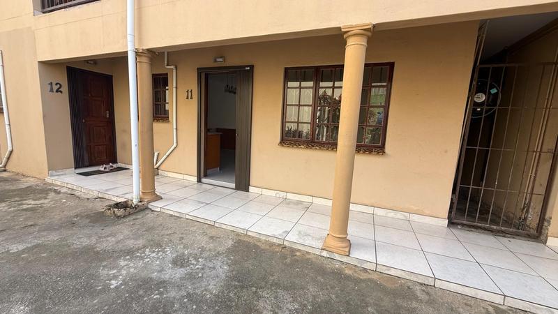 2 Bedroom Property for Sale in Kingsburgh KwaZulu-Natal