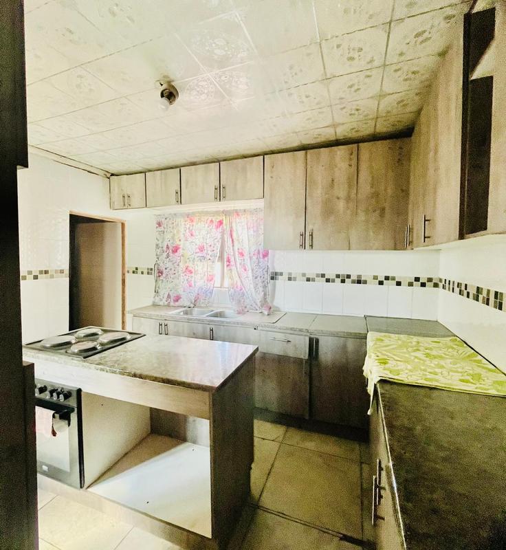 4 Bedroom Property for Sale in Folweni KwaZulu-Natal