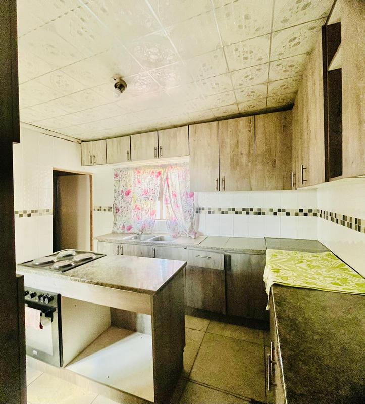 4 Bedroom Property for Sale in Folweni KwaZulu-Natal