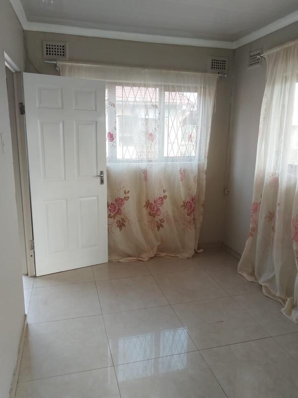 To Let 2 Bedroom Property for Rent in Havenside KwaZulu-Natal