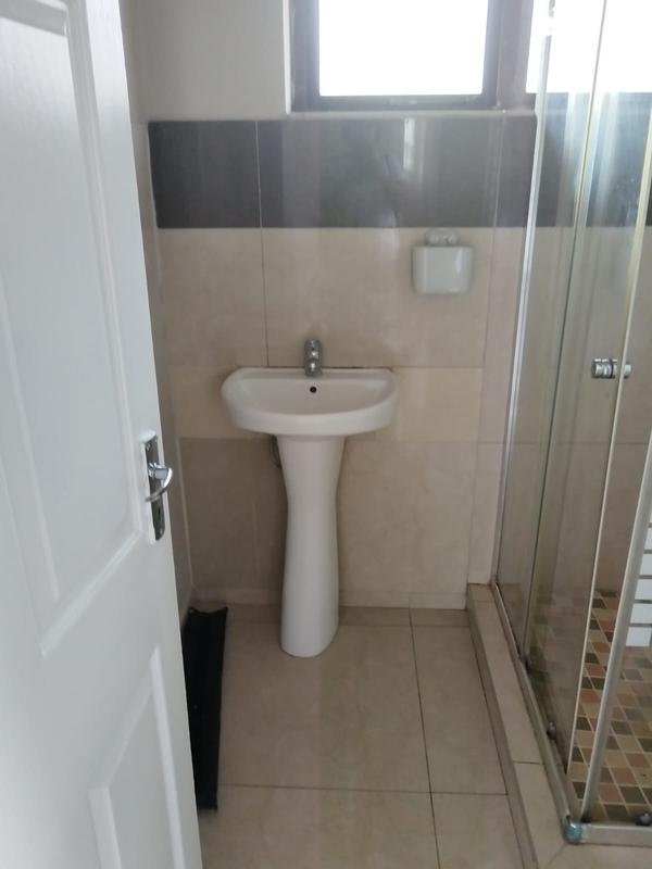 To Let 2 Bedroom Property for Rent in Havenside KwaZulu-Natal