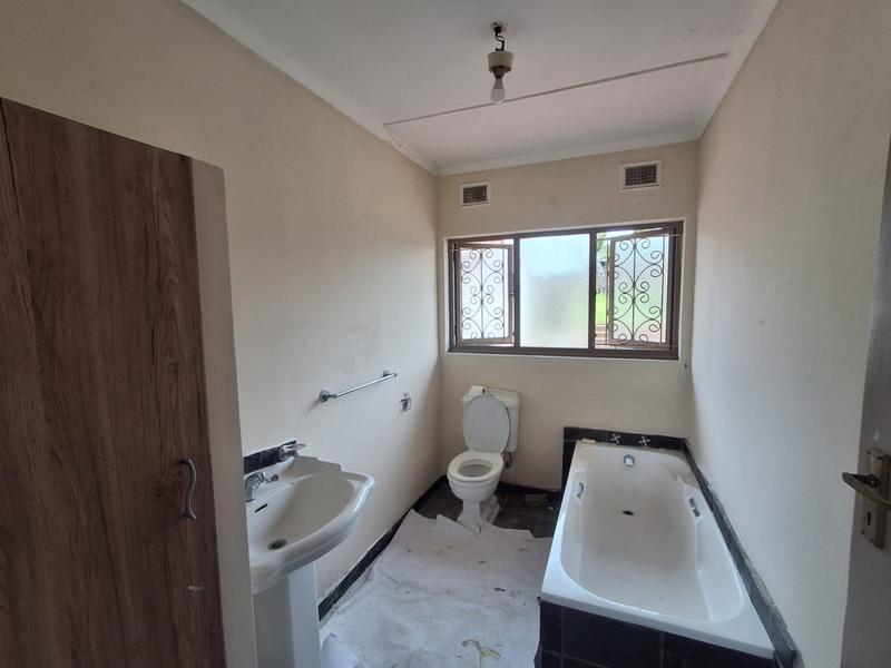 To Let 3 Bedroom Property for Rent in Amanzimtoti KwaZulu-Natal