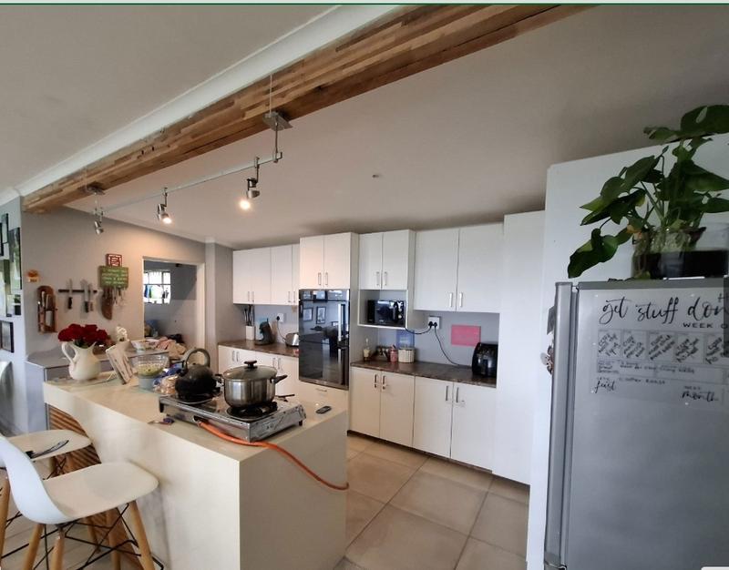 5 Bedroom Property for Sale in Bothas Hill KwaZulu-Natal