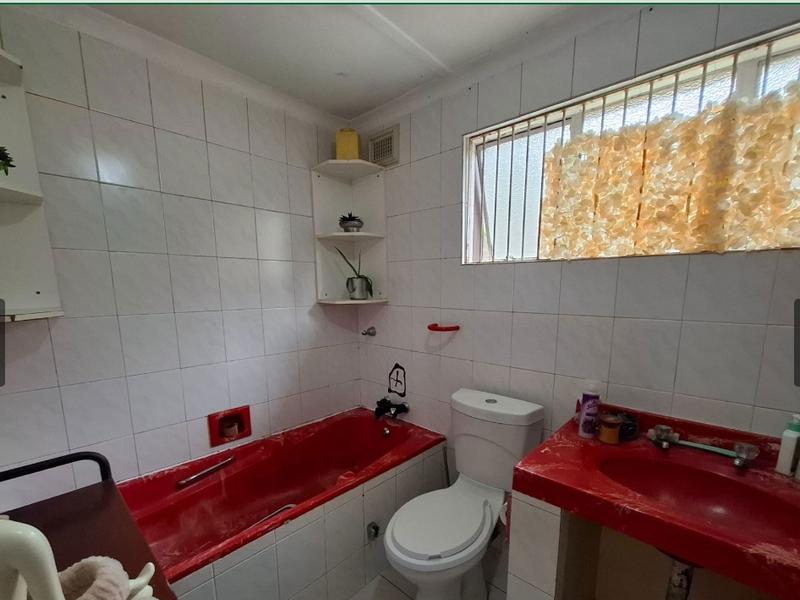 5 Bedroom Property for Sale in Bothas Hill KwaZulu-Natal
