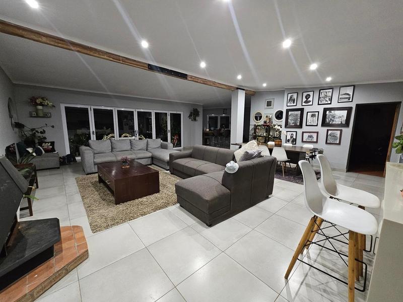 5 Bedroom Property for Sale in Bothas Hill KwaZulu-Natal