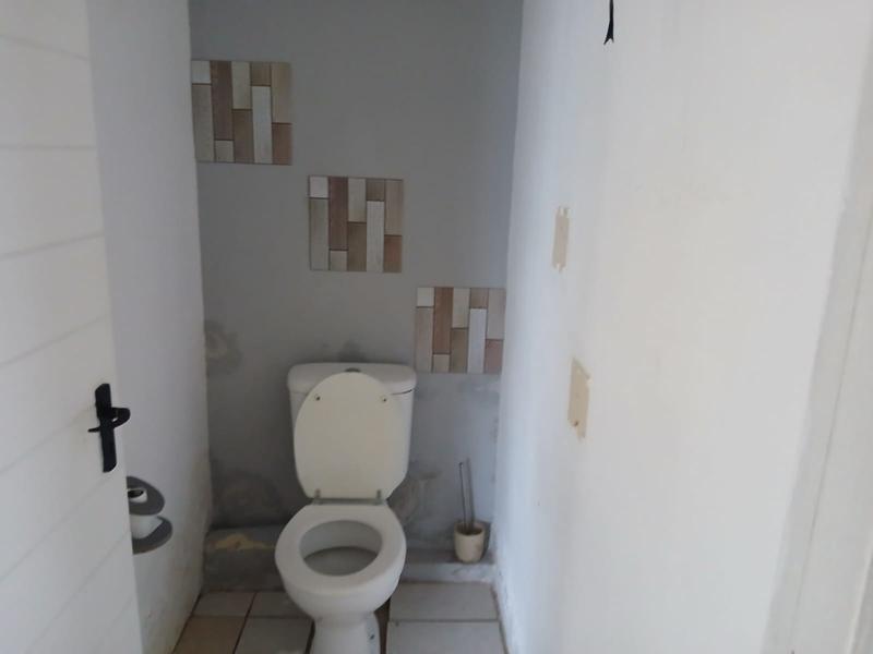 To Let 5 Bedroom Property for Rent in Bothas Hill KwaZulu-Natal