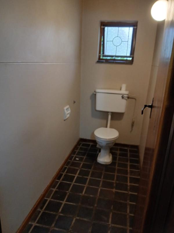 4 Bedroom Property for Sale in Kloof KwaZulu-Natal