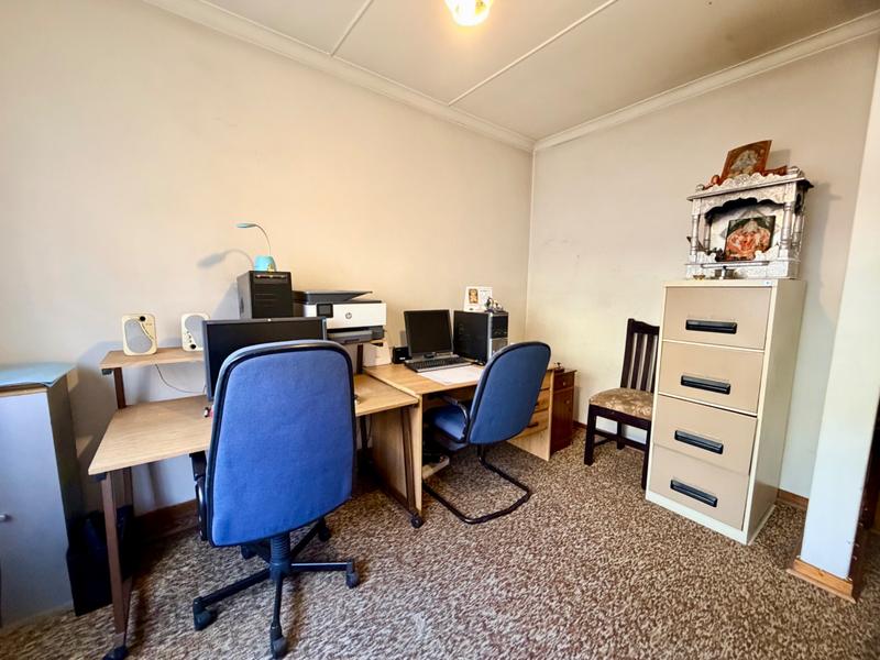 4 Bedroom Property for Sale in Reservoir Hills KwaZulu-Natal