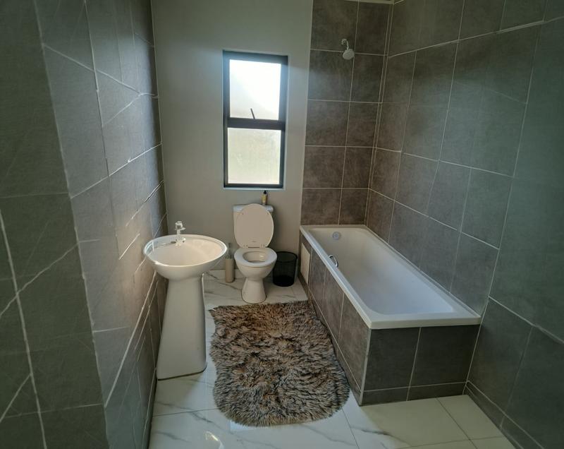 To Let 3 Bedroom Property for Rent in Shakaskraal KwaZulu-Natal