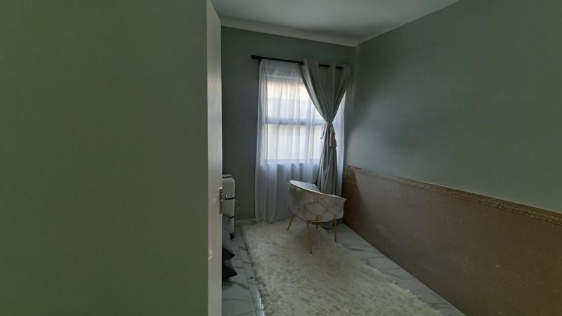 To Let 3 Bedroom Property for Rent in Shakaskraal KwaZulu-Natal