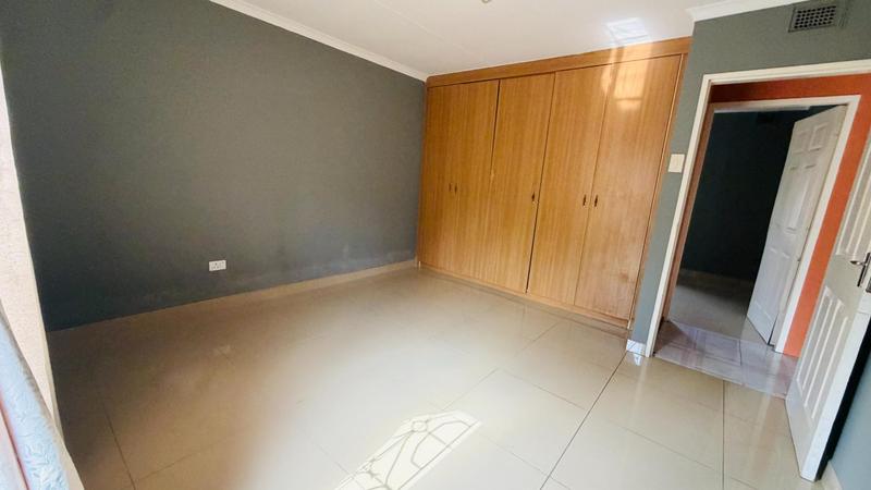 To Let 3 Bedroom Property for Rent in Kwamashu KwaZulu-Natal