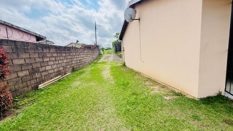 To Let 3 Bedroom Property for Rent in Kwamashu KwaZulu-Natal