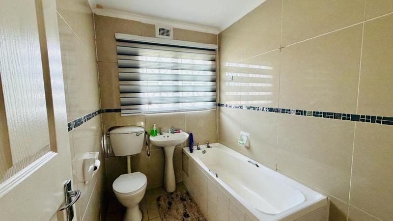 To Let 3 Bedroom Property for Rent in Kwamashu KwaZulu-Natal