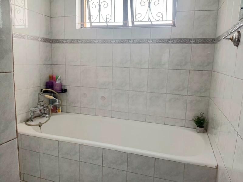 4 Bedroom Property for Sale in Mobeni Heights KwaZulu-Natal