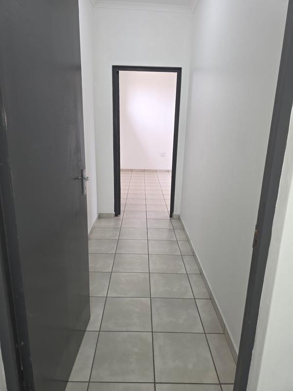 To Let 1 Bedroom Property for Rent in Empangeni Central KwaZulu-Natal