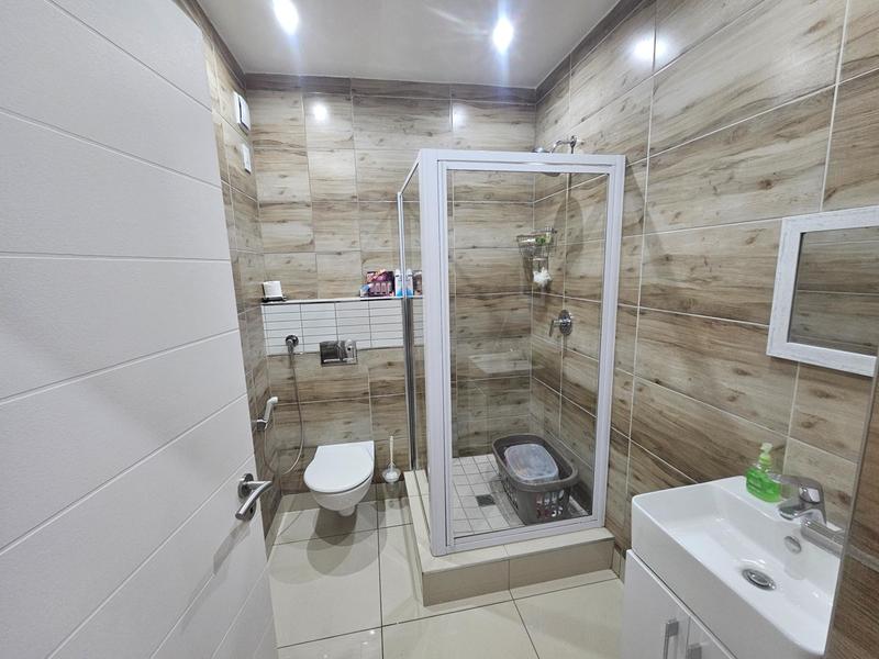2 Bedroom Property for Sale in Umhlanga Ridge KwaZulu-Natal