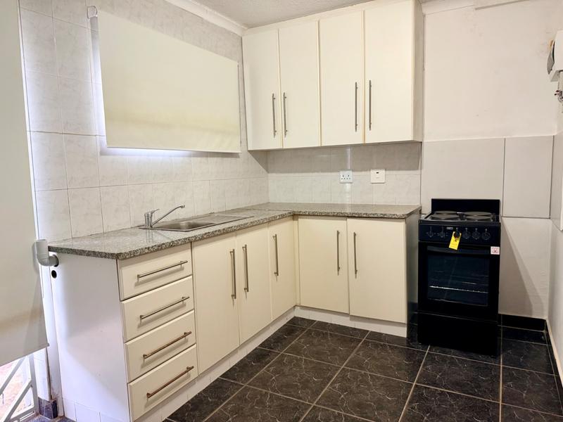 To Let 1 Bedroom Property for Rent in Reservoir Hills KwaZulu-Natal