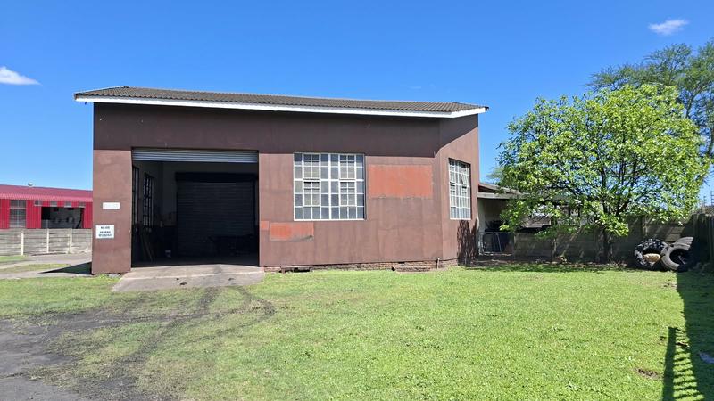 To Let Commercial Property for Rent in Alton KwaZulu-Natal