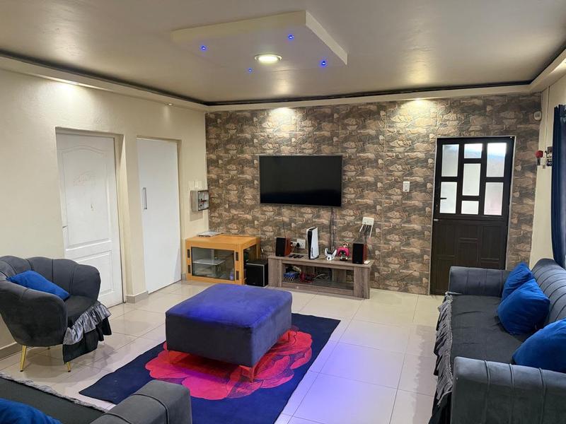 5 Bedroom Property for Sale in Chatsworth KwaZulu-Natal