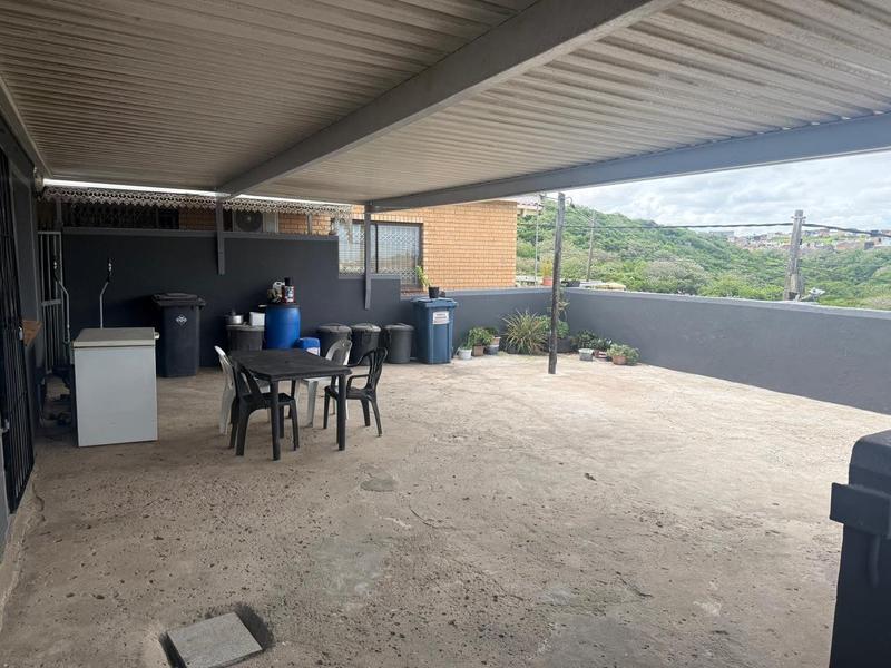5 Bedroom Property for Sale in Chatsworth KwaZulu-Natal