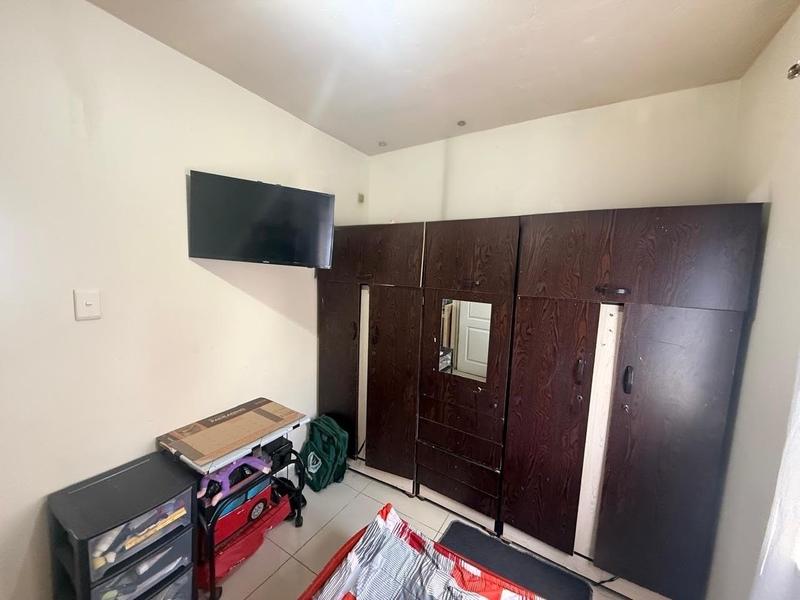 5 Bedroom Property for Sale in Chatsworth KwaZulu-Natal