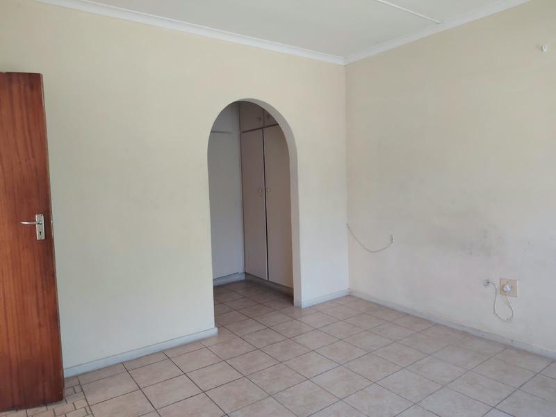 1 Bedroom Property for Sale in Mount Vernon KwaZulu-Natal