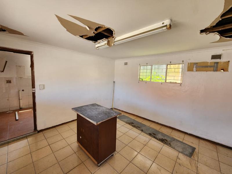 3 Bedroom Property for Sale in Mount Vernon KwaZulu-Natal