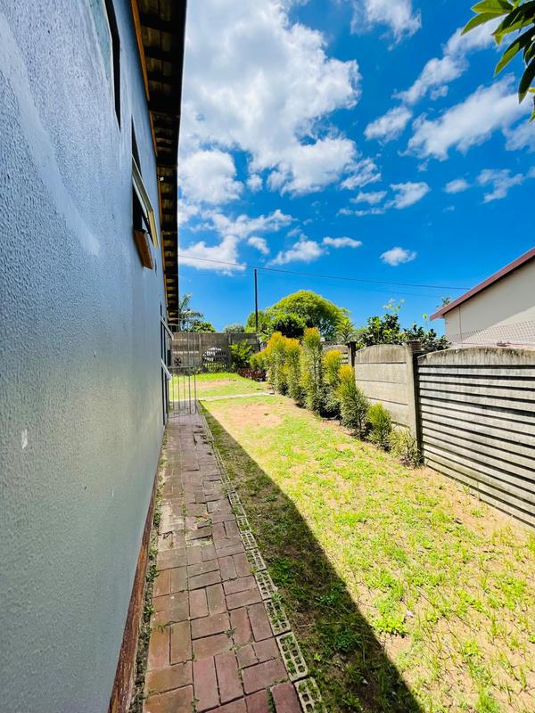 To Let 4 Bedroom Property for Rent in Moseley KwaZulu-Natal