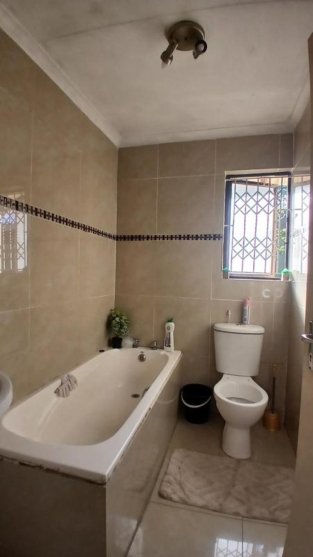 To Let 2 Bedroom Property for Rent in Woodhaven KwaZulu-Natal