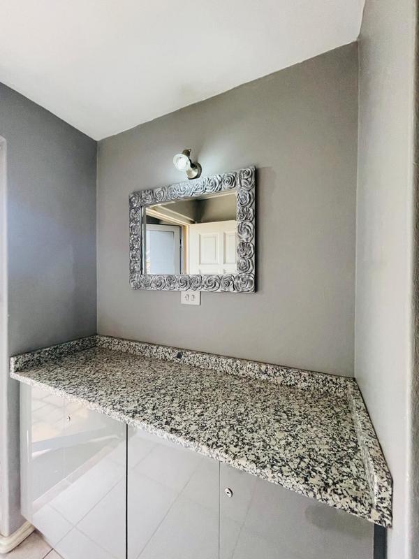 3 Bedroom Property for Sale in Essenwood KwaZulu-Natal