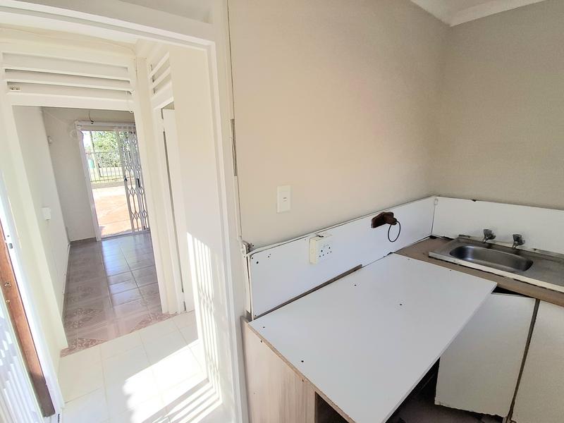 To Let 1 Bedroom Property for Rent in Atholl Heights KwaZulu-Natal
