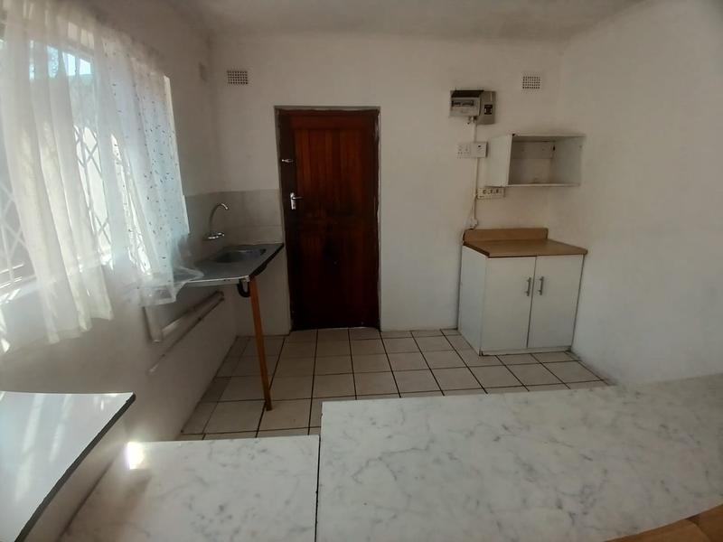 To Let 2 Bedroom Property for Rent in Havenside KwaZulu-Natal