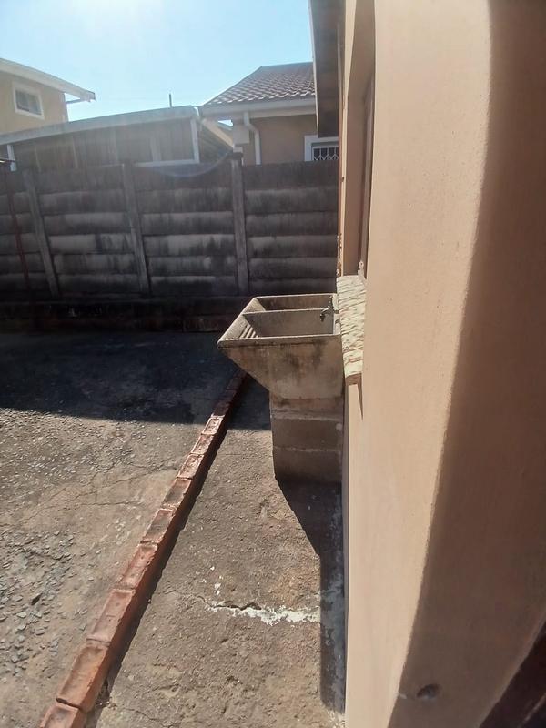 To Let 2 Bedroom Property for Rent in Havenside KwaZulu-Natal