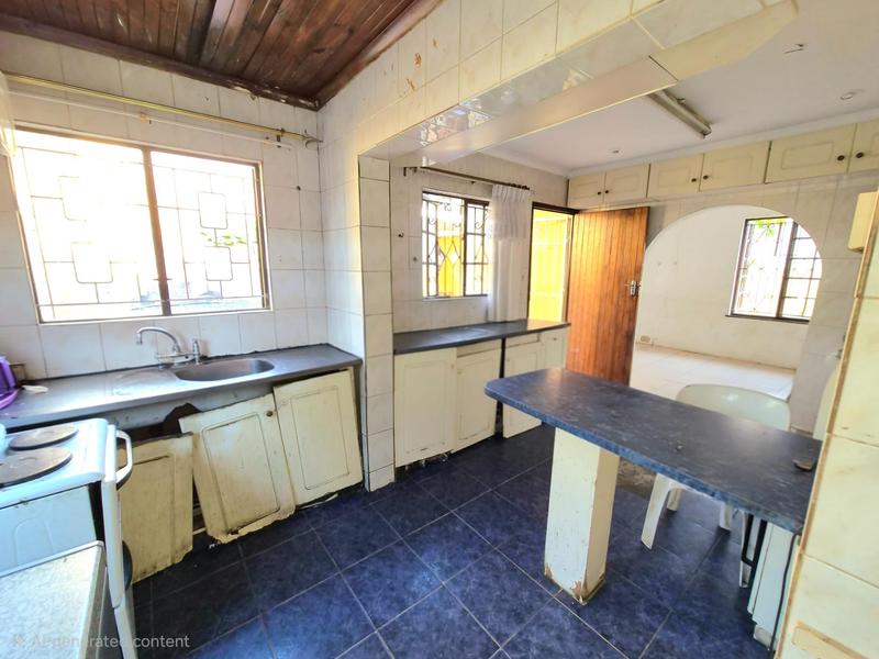 5 Bedroom Property for Sale in Newlands West KwaZulu-Natal