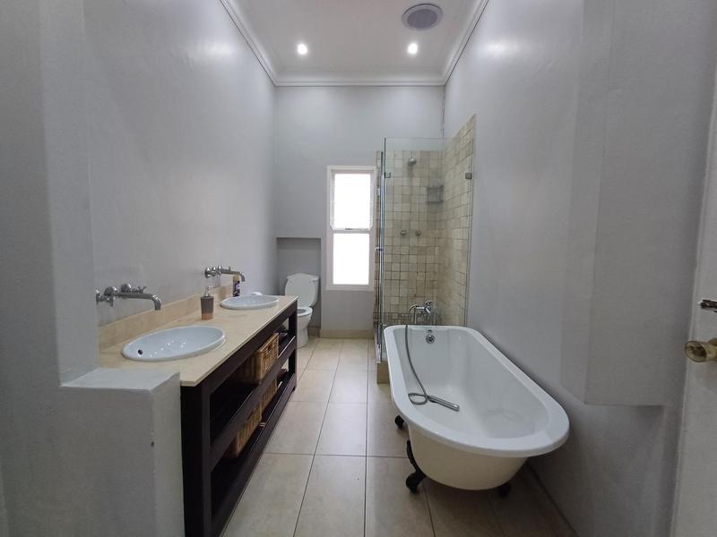 4 Bedroom Property for Sale in Essenwood KwaZulu-Natal