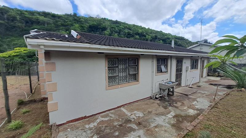 To Let 3 Bedroom Property for Rent in Umlazi KwaZulu-Natal