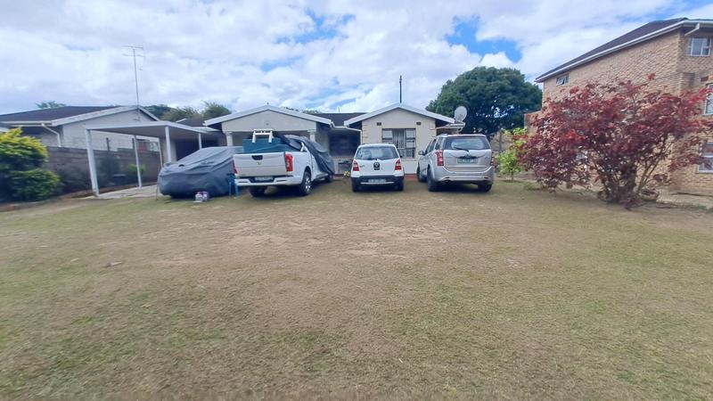 To Let 3 Bedroom Property for Rent in Umlazi KwaZulu-Natal