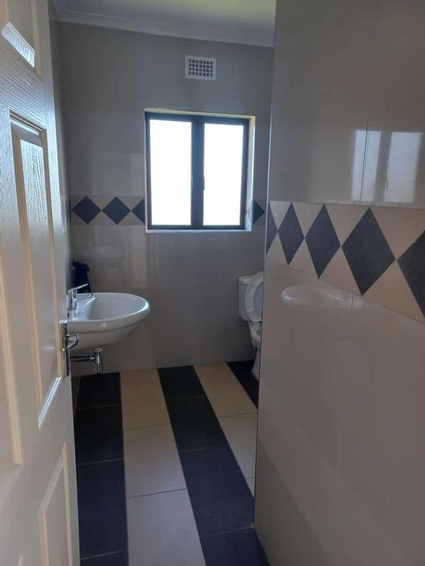 To Let 2 Bedroom Property for Rent in Umkomaas KwaZulu-Natal