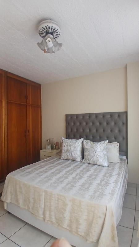 To Let 3 Bedroom Property for Rent in Montclair KwaZulu-Natal