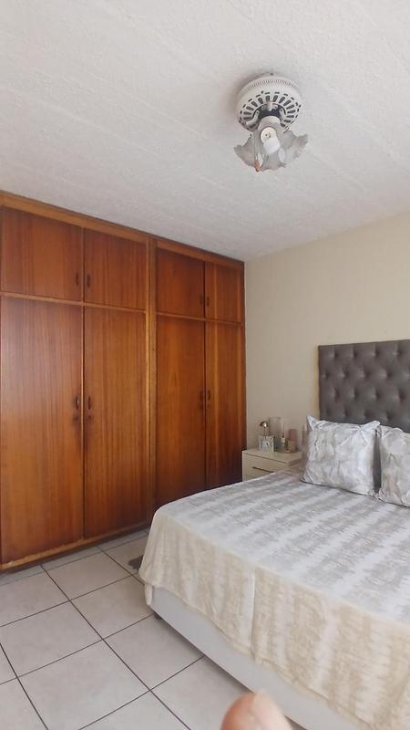 To Let 3 Bedroom Property for Rent in Montclair KwaZulu-Natal