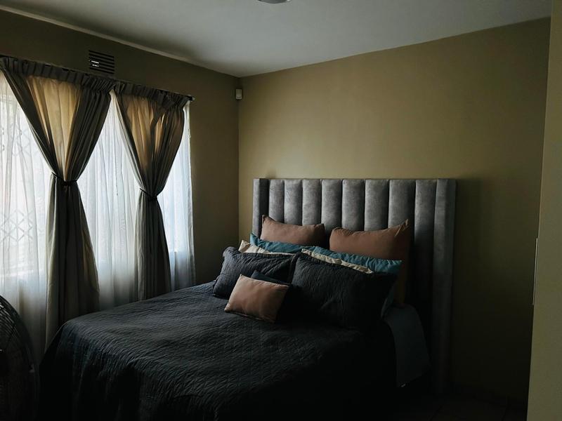 2 Bedroom Property for Sale in Newlands East KwaZulu-Natal