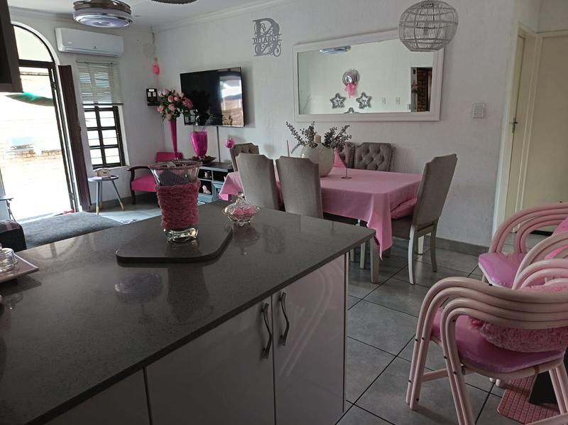 2 Bedroom Property for Sale in Arboretum KwaZulu-Natal
