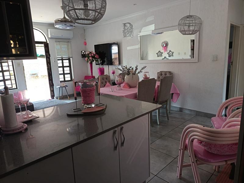 2 Bedroom Property for Sale in Arboretum KwaZulu-Natal